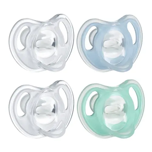 Tommee Tippee ultra-light silicone pacifier one-piece design
