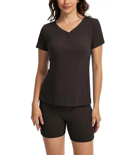 GYS bamboo viscose lounge set with v-neck t-shirt and shorts in chocolate